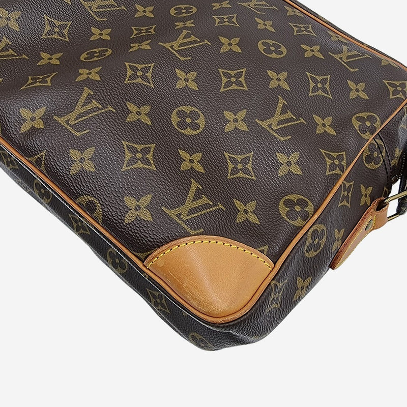 LOUIS VUITTON VINTAGE MONOGRAM CANVAS CROSSBODY BAG NILE GM