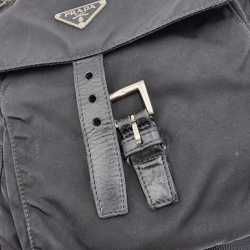 NYLON CROSSBODY taske fra brand: PRADA - We Do Vintage