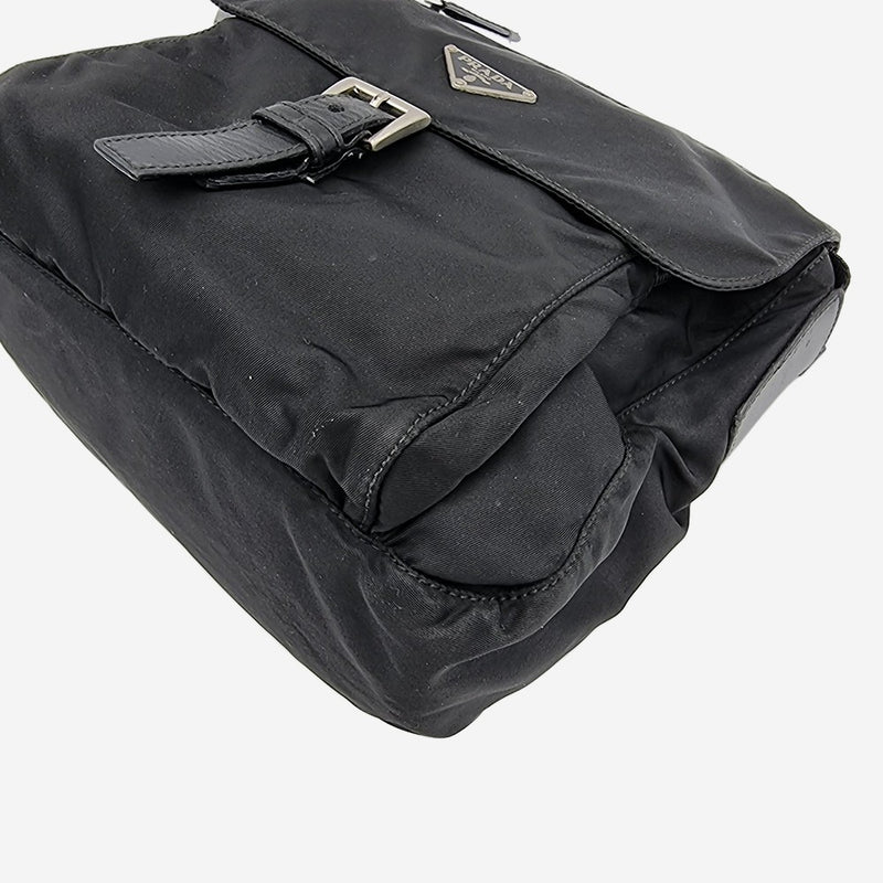 NYLON CROSSBODY taske fra brand: PRADA - We Do Vintage