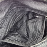 NYLON CROSSBODY taske fra brand: PRADA - We Do Vintage