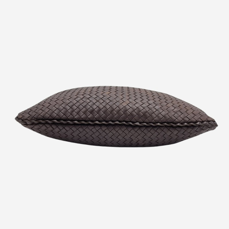 LARGE MØRKEBRUN CLASSIC VENETA HOBO taske fra brand: BOTTEGA VENETA - We Do Vintage