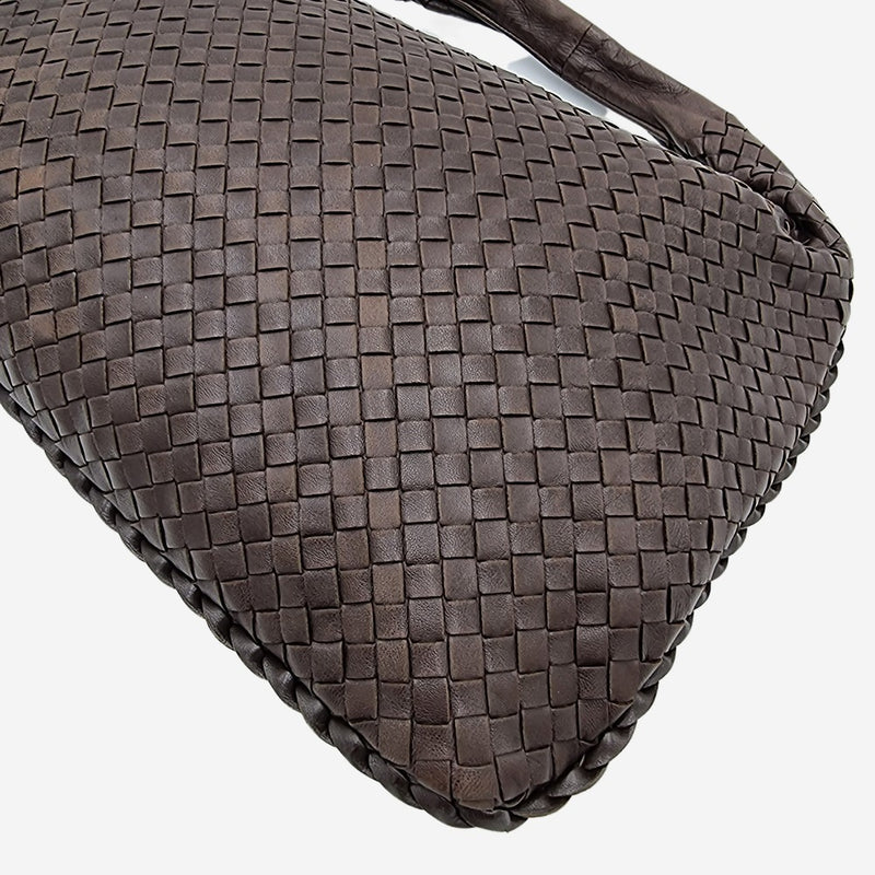 LARGE MØRKEBRUN CLASSIC VENETA HOBO taske fra brand: BOTTEGA VENETA - We Do Vintage