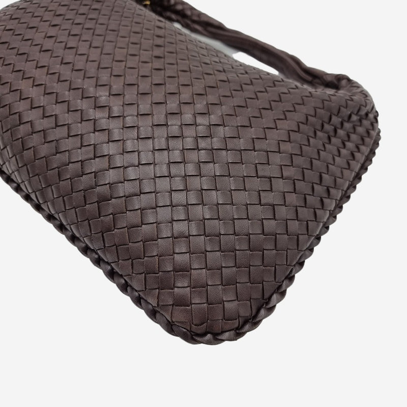 LARGE MØRKEBRUN CLASSIC VENETA HOBO taske fra brand: BOTTEGA VENETA - We Do Vintage
