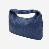 LARGE BLÅ CLASSIC VENETA HOBO taske fra brand: BOTTEGA VENETA - We Do Vintage