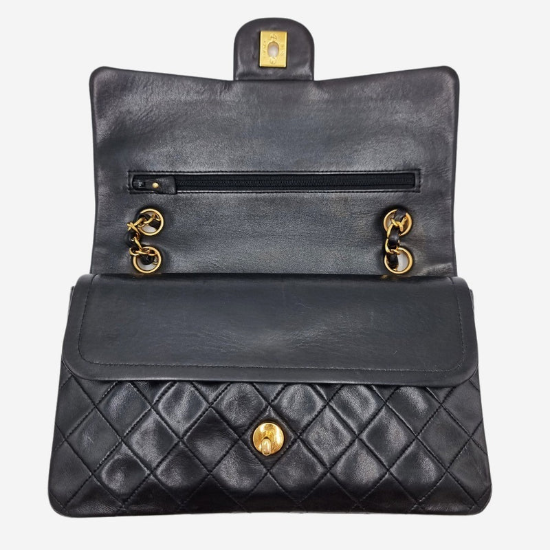 CLASSIC DOUBLE FLAP MEDIUM taske fra brand: CHANEL - We Do Vintage