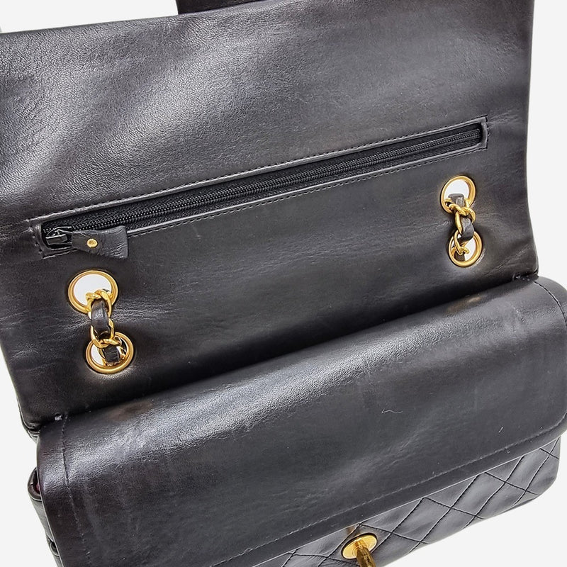 CLASSIC DOUBLE FLAP MEDIUM taske fra brand: CHANEL - We Do Vintage
