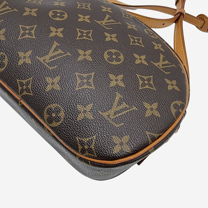MONOGRAM CANVAS BLOIS taske fra brand: LOUIS VUITTON - We Do Vintage