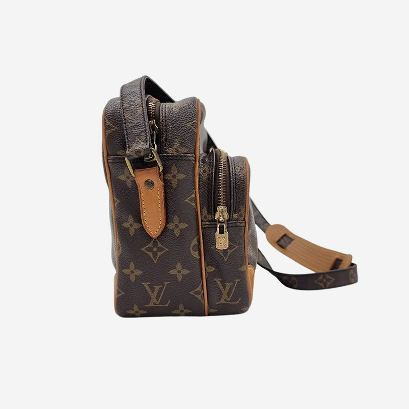MONOGRAM CANVAS NILE MM taske fra brand: LOUIS VUITTON - We Do Vintage