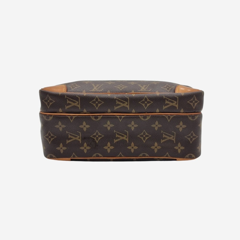 MONOGRAM CANVAS NILE MM taske fra brand: LOUIS VUITTON - We Do Vintage