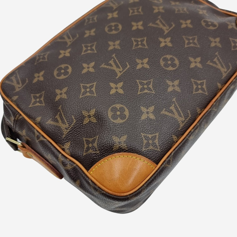 MONOGRAM CANVAS NILE MM taske fra brand: LOUIS VUITTON - We Do Vintage