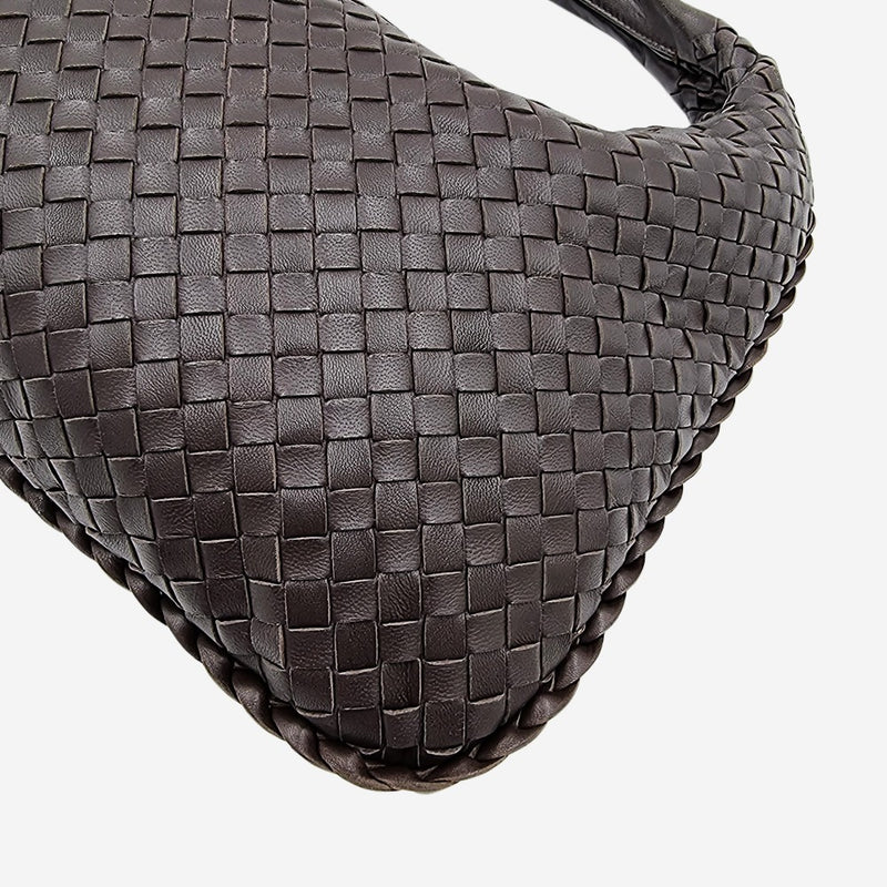 MEDIUM MØRKEBRUN CLASSIC VENETA HOBO taske fra brand: BOTTEGA VENETA - We Do Vintage