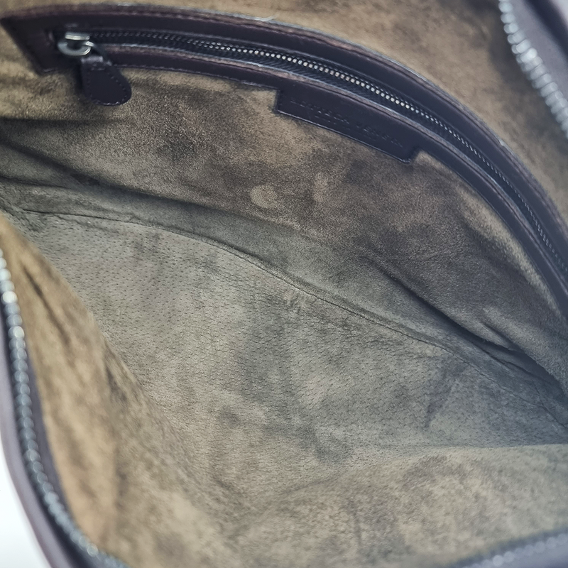MEDIUM MØRKEBRUN CLASSIC VENETA HOBO taske fra brand: BOTTEGA VENETA - We Do Vintage