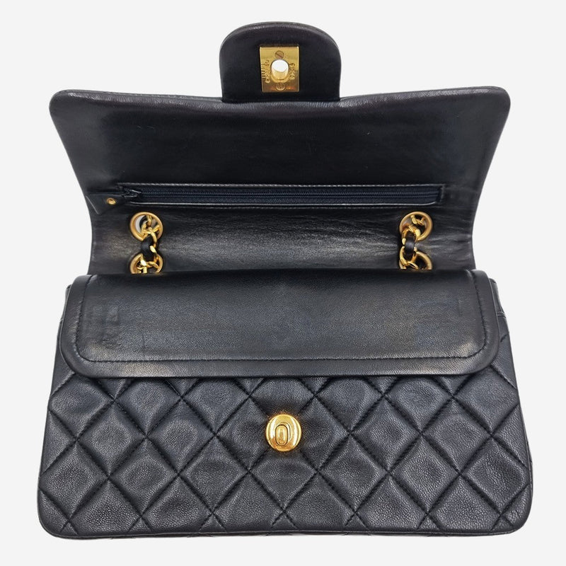 CLASSIC DOUBLE FLAP SMALL taske fra brand: CHANEL - We Do Vintage