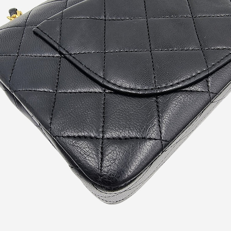 CLASSIC DOUBLE FLAP SMALL taske fra brand: CHANEL - We Do Vintage
