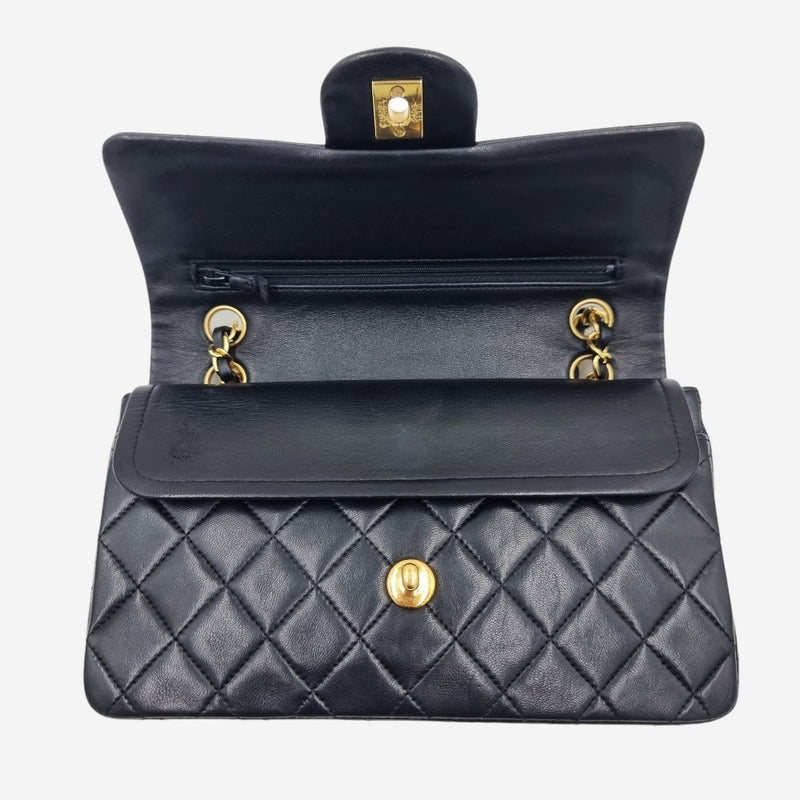CLASSIC DOUBLE FLAP SMALL taske fra brand: CHANEL - We Do Vintage