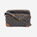 MONOGRAM CANVAS NILE MM taske fra brand: LOUIS VUITTON - We Do Vintage
