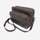 MONOGRAM CANVAS NILE MM taske fra brand: LOUIS VUITTON - We Do Vintage