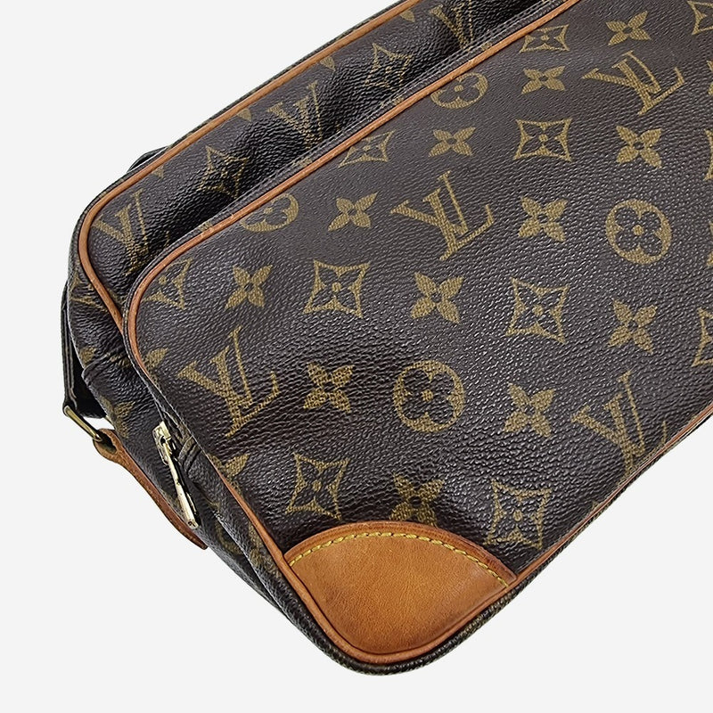 MONOGRAM CANVAS NILE MM taske fra brand: LOUIS VUITTON - We Do Vintage