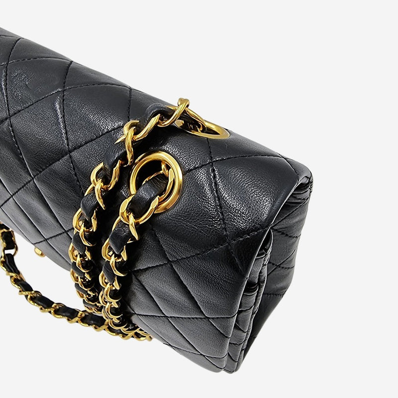CLASSIC DOUBLE FLAP MEDIUM taske fra brand: CHANEL - We Do Vintage