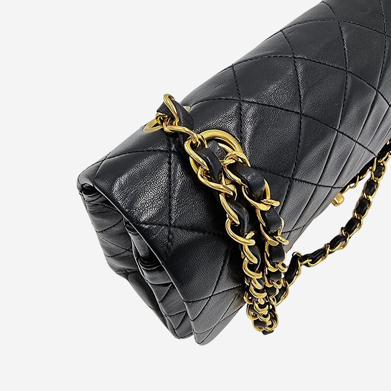 CLASSIC DOUBLE FLAP MEDIUM taske fra brand: CHANEL - We Do Vintage