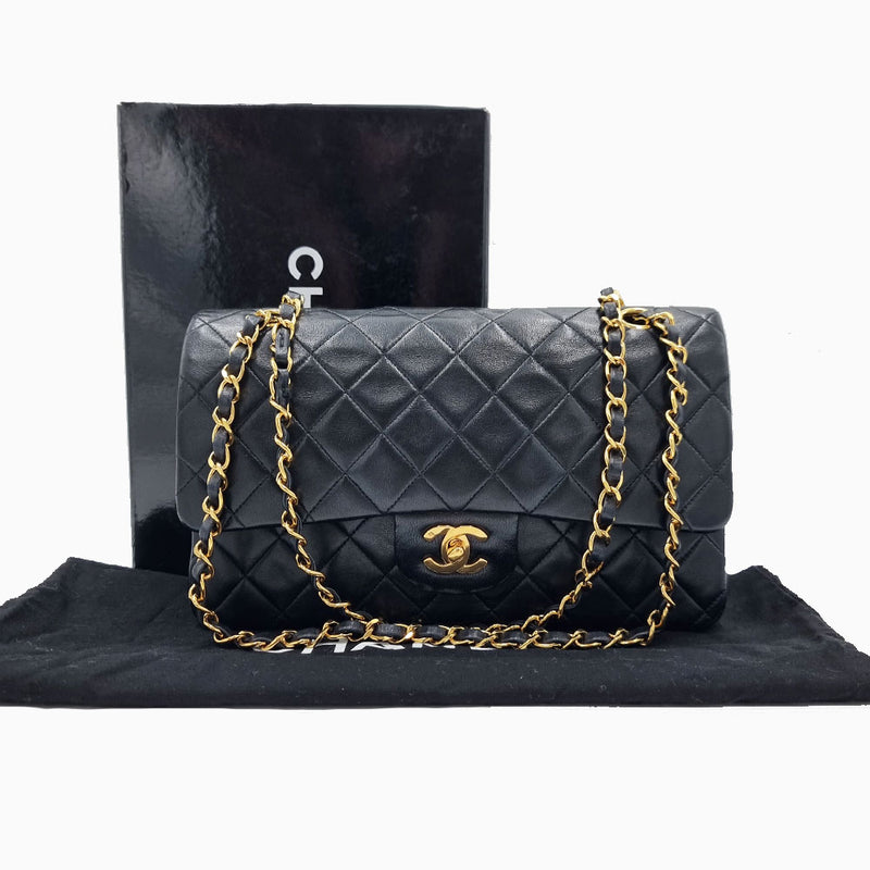 CLASSIC DOUBLE FLAP MEDIUM taske fra brand: CHANEL - We Do Vintage