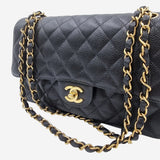 CAVIAR MEDIUM CLASSIC DOUBLE FLAP taske fra brand: CHANEL - We Do Vintage