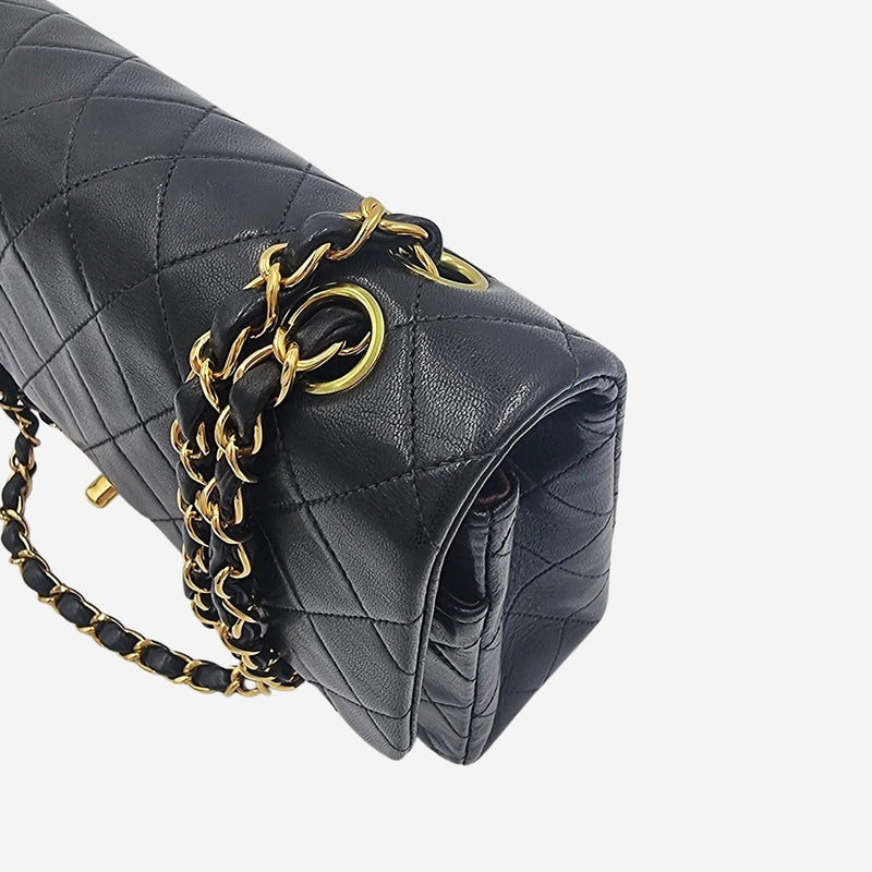 CLASSIC DOUBLE FLAP MEDIUM taske fra brand: CHANEL - We Do Vintage