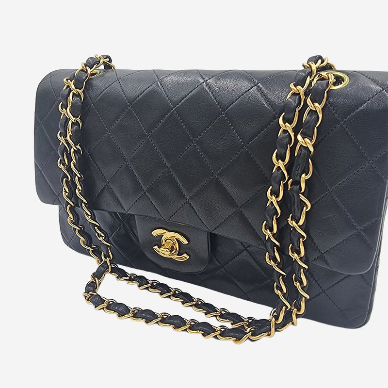 CLASSIC DOUBLE FLAP MEDIUM taske fra brand: CHANEL - We Do Vintage