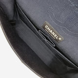 LIMITED EDITION NAVY MEDIUM CLASSIC FLAP BAG taske fra brand: CHANEL - We Do Vintage