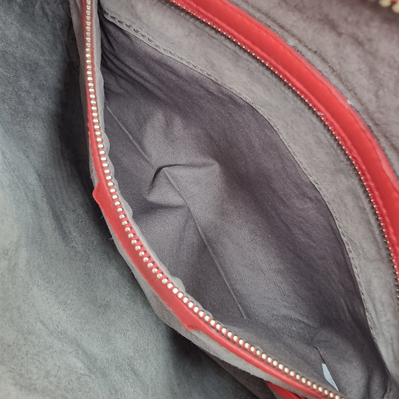 MEDIUM RØD CLASSIC VENETA HOBO taske fra brand: BOTTEGA VENETA - We Do Vintage