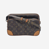 MONOGRAM CANVAS NILE MM taske fra brand: LOUIS VUITTON - We Do Vintage