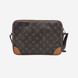 MONOGRAM CANVAS NILE MM taske fra brand: LOUIS VUITTON - We Do Vintage
