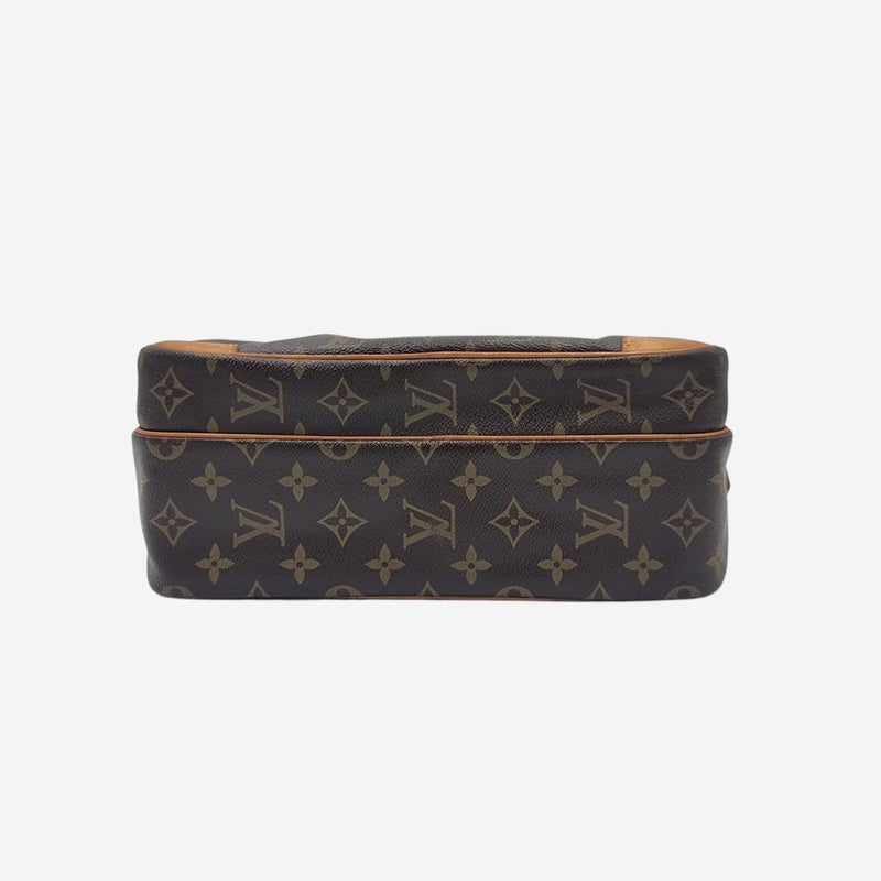 MONOGRAM CANVAS NILE MM taske fra brand: LOUIS VUITTON - We Do Vintage