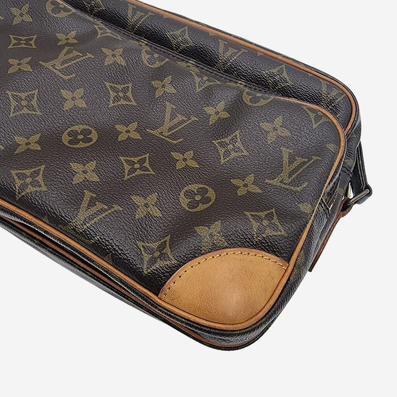MONOGRAM CANVAS NILE MM taske fra brand: LOUIS VUITTON - We Do Vintage