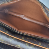 MONOGRAM CANVAS NILE MM taske fra brand: LOUIS VUITTON - We Do Vintage