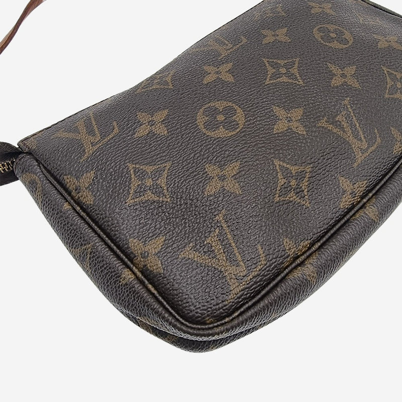 MONOGRAM CANVAS POCHETTE ACCESSOIRES taske fra brand: LOUIS VUITTON - We Do Vintage