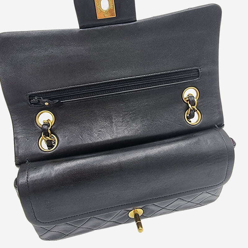 CLASSIC DOUBLE FLAP SMALL taske fra brand: CHANEL - We Do Vintage