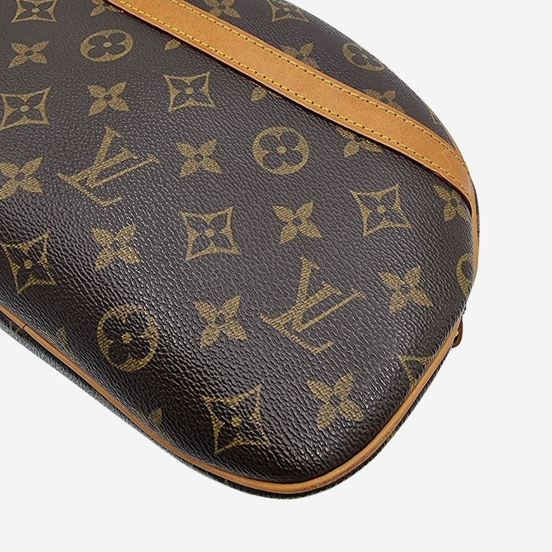 MONOGRAM CANVAS BLOIS taske fra brand: LOUIS VUITTON - We Do Vintage