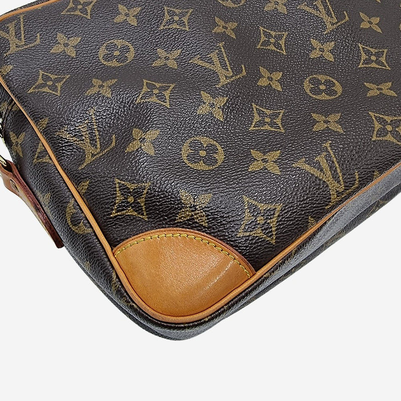MONOGRAM CANVAS NILE MM taske fra brand: LOUIS VUITTON - We Do Vintage