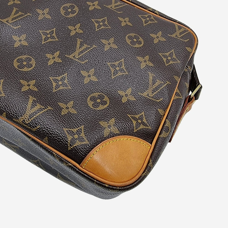 MONOGRAM CANVAS NILE MM taske fra brand: LOUIS VUITTON - We Do Vintage