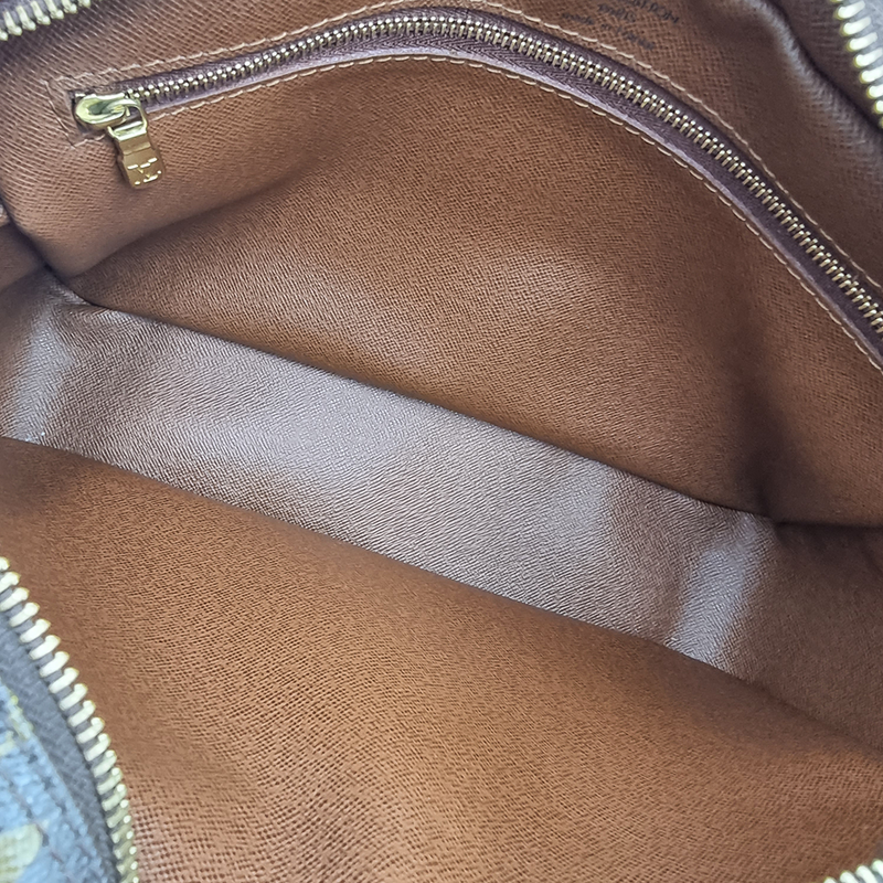 MONOGRAM CANVAS NILE MM taske fra brand: LOUIS VUITTON - We Do Vintage