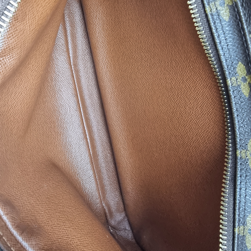 MONOGRAM CANVAS NILE MM taske fra brand: LOUIS VUITTON - We Do Vintage