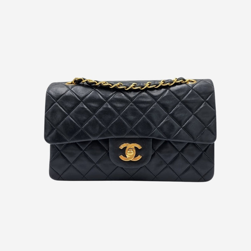 SMALL CLASSIC DOUBLE FLAP taske fra brand: CHANEL - We Do Vintage
