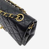 SMALL CLASSIC DOUBLE FLAP taske fra brand: CHANEL - We Do Vintage