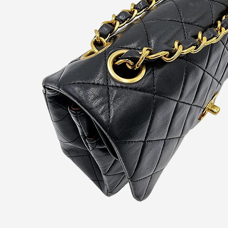 SMALL CLASSIC DOUBLE FLAP taske fra brand: CHANEL - We Do Vintage