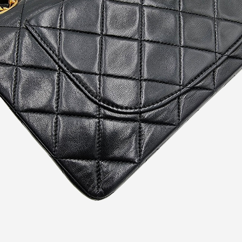 SMALL CLASSIC DOUBLE FLAP taske fra brand: CHANEL - We Do Vintage