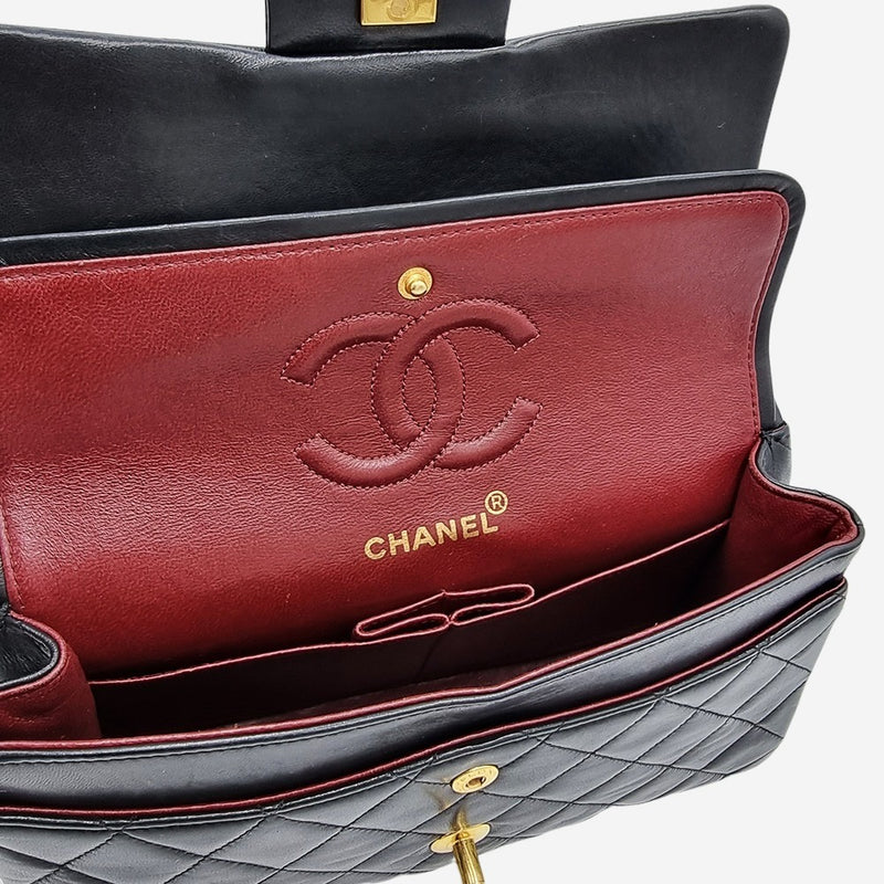 SMALL CLASSIC DOUBLE FLAP taske fra brand: CHANEL - We Do Vintage