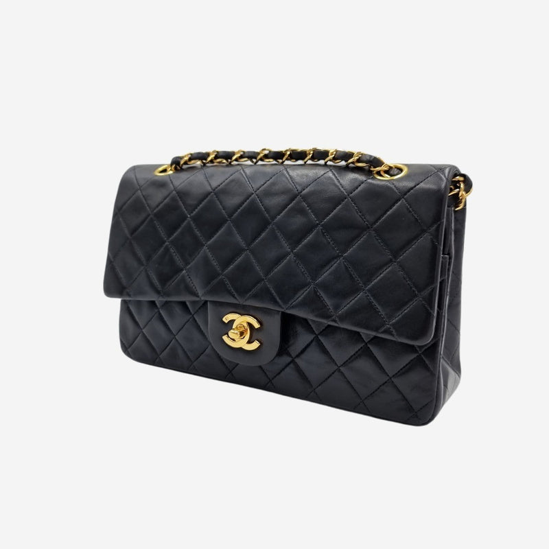 MEDIUM CLASSIC DOUBLE FLAP taske fra brand: CHANEL - We Do Vintage