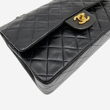 MEDIUM CLASSIC DOUBLE FLAP taske fra brand: CHANEL - We Do Vintage