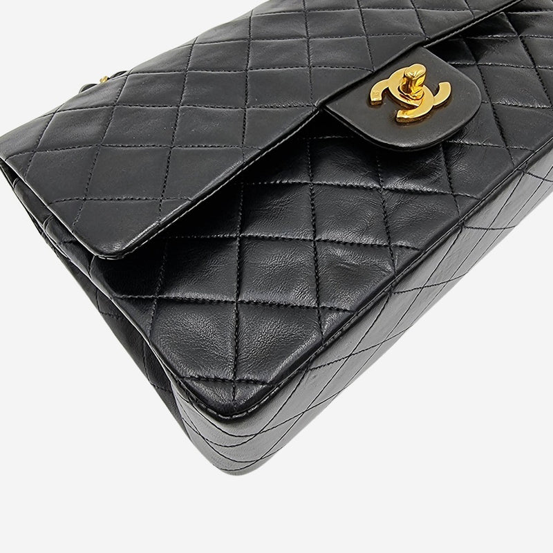 MEDIUM CLASSIC DOUBLE FLAP taske fra brand: CHANEL - We Do Vintage